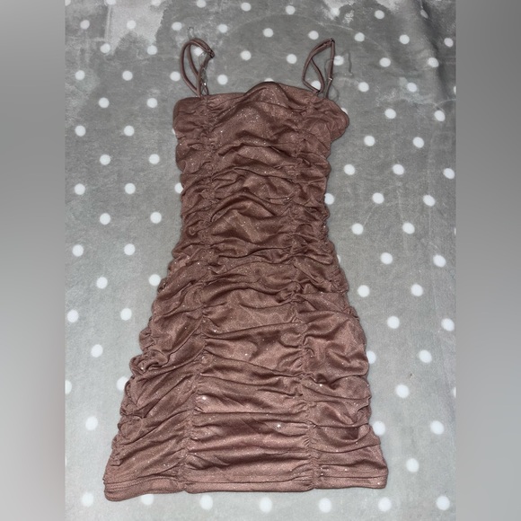 GLITTERY PINK HOMECOMING DRESS - Picture 1 of 3